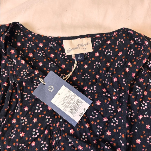 Universal Thread Black Floral Blouse - Picture 3 of 5